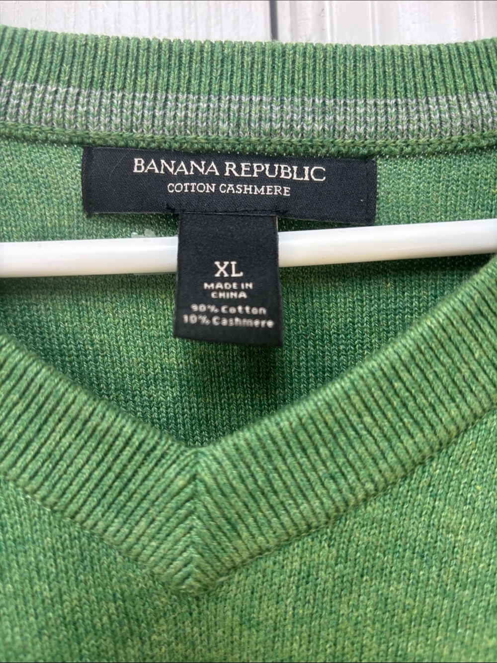 Banana Republic Men’s V-Neck Sweater in Bright Green - Picture 2 of 5